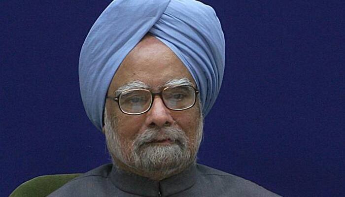 Manmohan Singh defends himself on 2G charge, slams Modi govt for &#039;carbon copy&#039; schemes