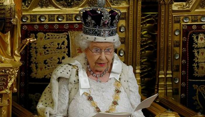 Queen Elizabeth sets in train Britain&#039;s in-out EU referendum