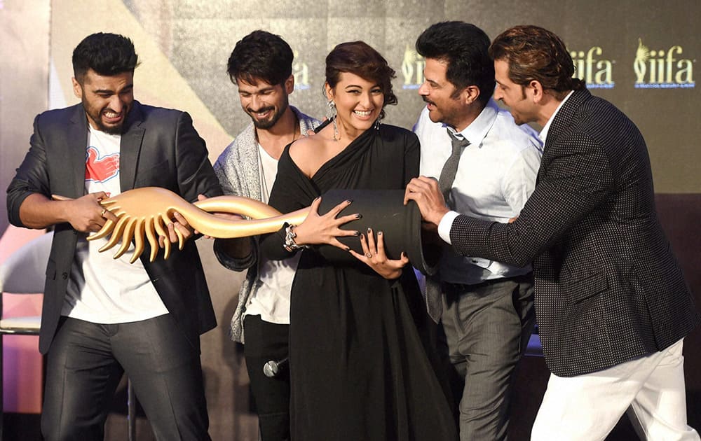 Arjun Kapoor, Shahid Kapoor, Sonakshi Sinha, Anil Kapoor and Hrithik Roshan during a press conference for the announcement of IIFA 2016.