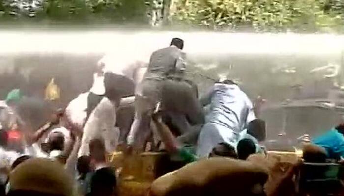 Snooping row: BJP protests outside Arvind Kejriwal&#039;s residence, one injured