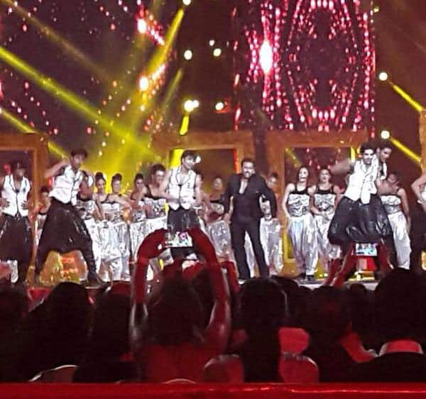 Time for the most rocking performance of #AIBA2015 as #BeingSalmanKhan sets the stage on fire. -twitter