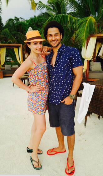 @sakpataudi & @kunalkemmu in Maldives! Kya aapko bhi family vacation pe jaana hai? Twitter‏@zeecinema