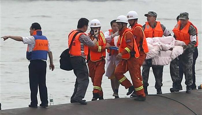 Hundreds still missing after China cruise ship sinks in Yangtze river