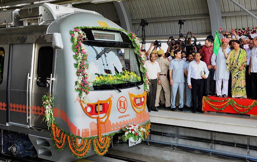 Rajasthan Chief Minister Vasundhara Raje flagging off the Jaipur Metro from Mansarovar to Chandpole.