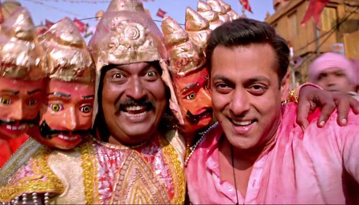 Watch: First song from Salman Khan&#039;s &#039;Bajrangi Bhaijaan&#039; - &#039;Selfie Le Le Re&#039; 