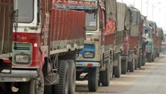 Even a cop can get &#039;abducted&#039; in Delhi! Trucker carries out daring act in heart of Delhi