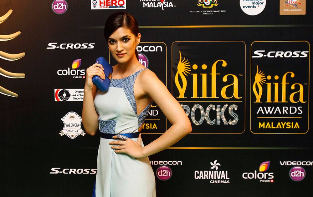 Kriti Sanon arrives on the