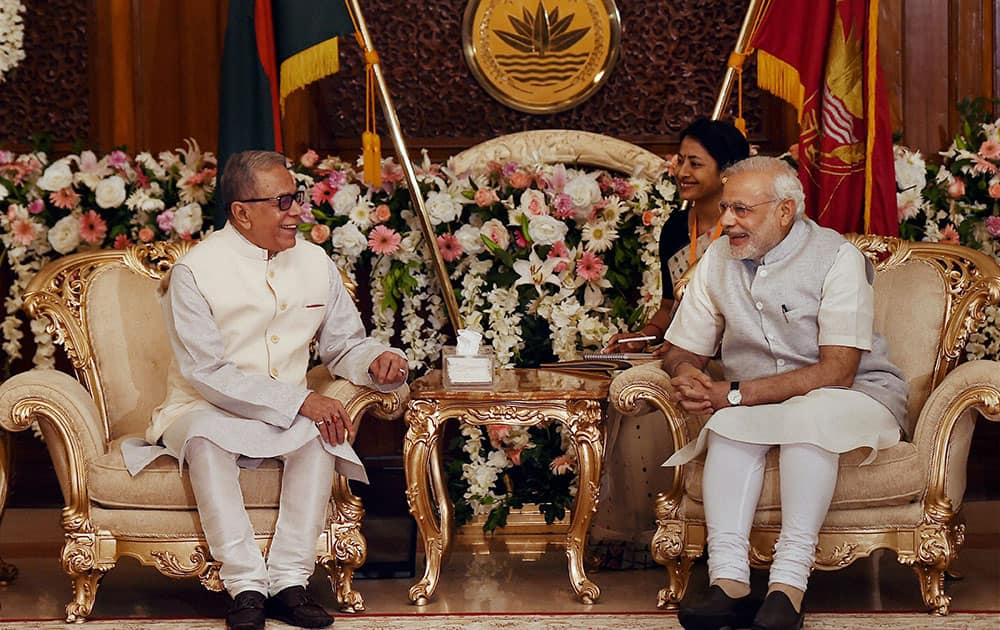 Prime Minister Narendra Modi with the President of Bangladesh Mohammed Abdul Hamid before receiving the Bangladesh Liberation War Honour on behalf of former Prime Minister Atal Bihari Vajpayee at President House in Dhaka.
