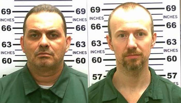 US prison break: &#039;Dangerous&#039; killers on the loose, leave &#039;have a nice day&#039; note behind