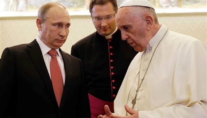 Putin meets Pope over Ukraine crisis, reaches one hour late