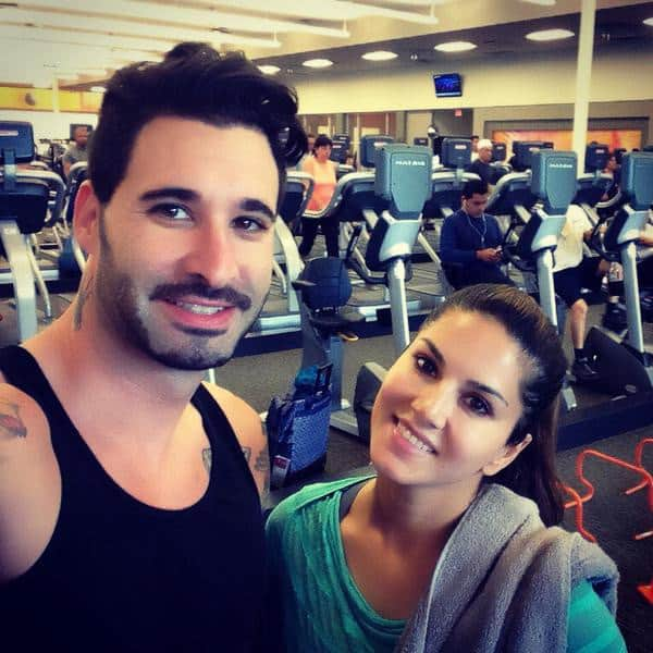 Workout together! Got together! Stay together! #fitlife - Twitter@SunnyLeone