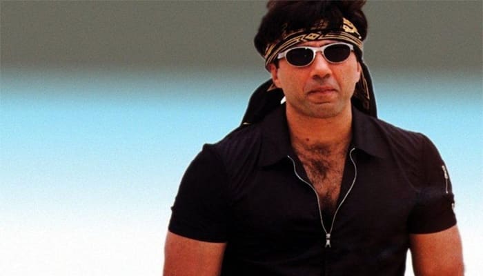 Sunny Deol&#039;s &#039;Mohalla Assi&#039; to release late 2015