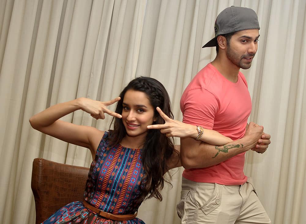 Shraddha Kapoor (L) and Varun Dhawan (R) at the promotion of their upcoming film 'ABCD 2' in Jaipur. -DNA