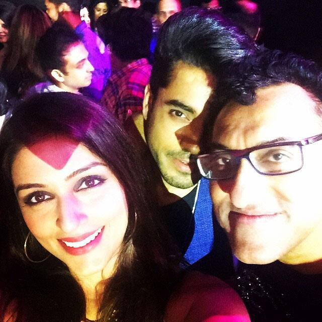 Aarti Chabria :- #saturdaynight #bollyland by Cineyug ~ awesome music ~ super duper time. -instagram