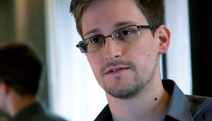 &#039;Britain pulls spies as Moscow cracks Snowden files&#039;