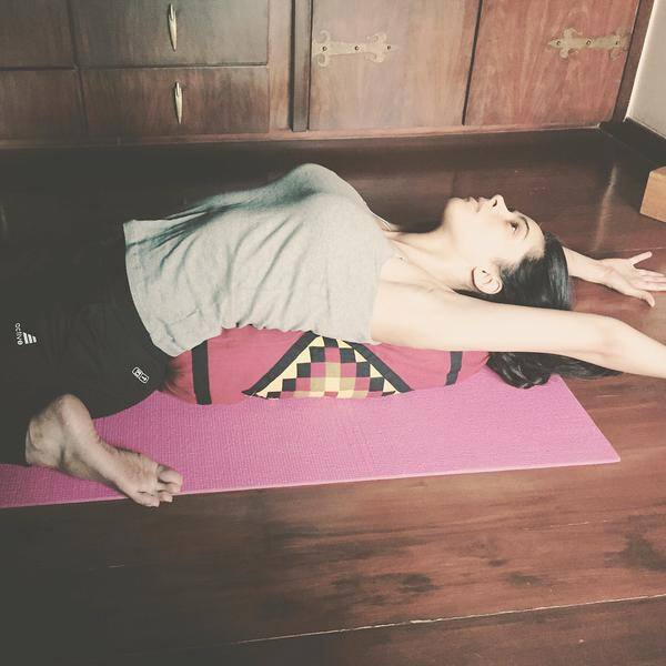 Ending the yoga practice with Supta virasana, reclining hero pose, great for runners :)#yoga #yogaddict Twitter@mallikasherawat