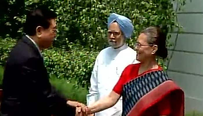 Chinese Parliamentary delegation calls on Manmohan Singh, Sonia Gandhi