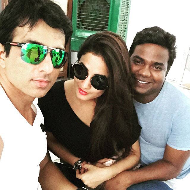 SONAL CHAUHAN :- Airport selfie!!! #bored @sonusood pratapsimon #friends -instagram