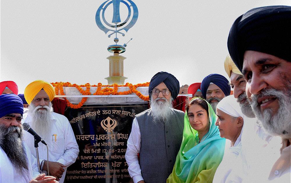 Punjab Chief Minister Parkash Singh Badal, Union Minster for Food Processing Harsimrat Kaur Badal along with SAD leader Bibi Jagir Kaur at the inaugural day of celebrations to mark 350th foundation day of Sri Anandpur Sahib.