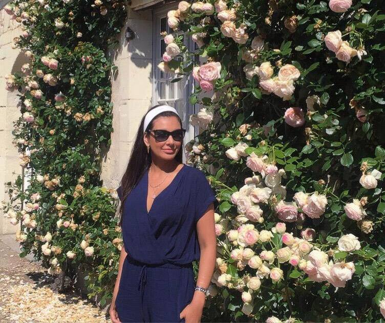 #photo Everything's coming up roses w/ #beautiful spirit @lisaraniray #insightmoments #travel #France #Loire #beauty  Twitter@Lisaraniray