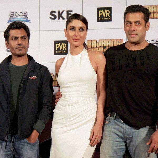 New Pic! Kareena Kapoor with @BeingSalmanKhan & @Nawazuddin_S at #BajrangiBhaijaan @BBThisEid. Twitter