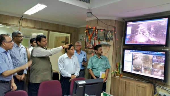 Took a stock of the situation atBMCcontrol room,had a discussion with CS,BMC Commissioner&top officials. #MumbaiRains - Twitter@Dev_Fadnavis