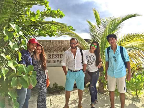 Kareena Kapoor Khan's Family picture when she was in Maldives.  -twitter@KareenaUpdates