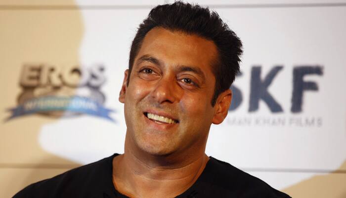 Salman Khan tweets about new song ‘Bhar Do Jholi Meri’