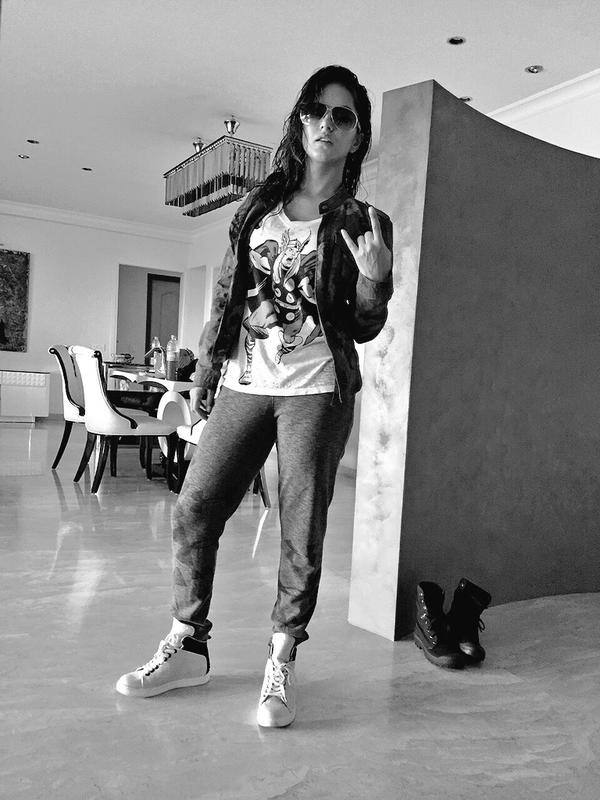 It's hip to be funk !!! #streetwear - Twitter@SunnyLeone