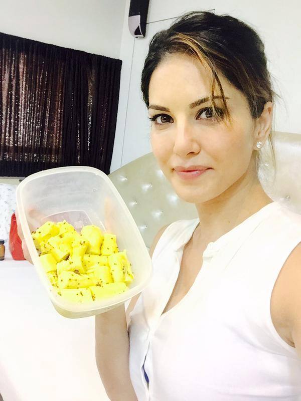 Ever wonder what my favourite Indian dish is??? Well it's khandvi! Thank you @hitendra1480 mummy!!!! - Twitter@SunnyLeone