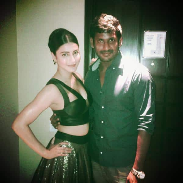 So lovely to meet my mostest fav @VishalKOfficial after ages and ages !!! - Twitter@shrutihaasan