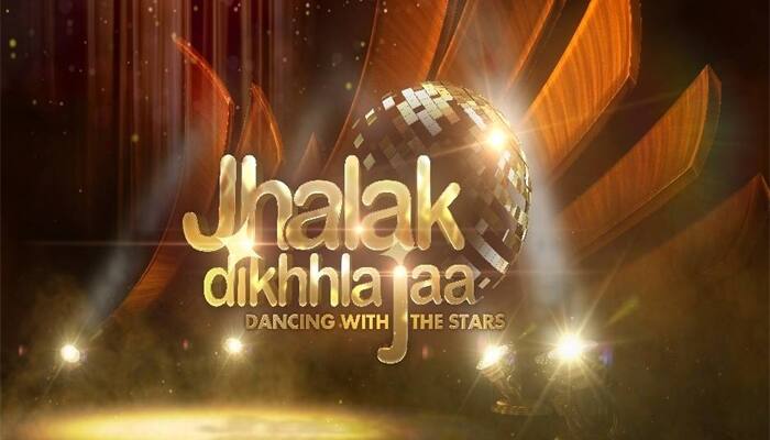 Karan Johar introduces Shahid Kapoor in &#039;Jhalak Dikhhla Jaa&#039; promo