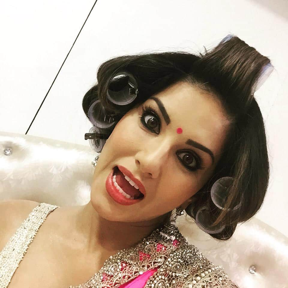 Sunny Leone :- Yup a new hair style just for yall!! Haha life's too short to be serious! -twitter