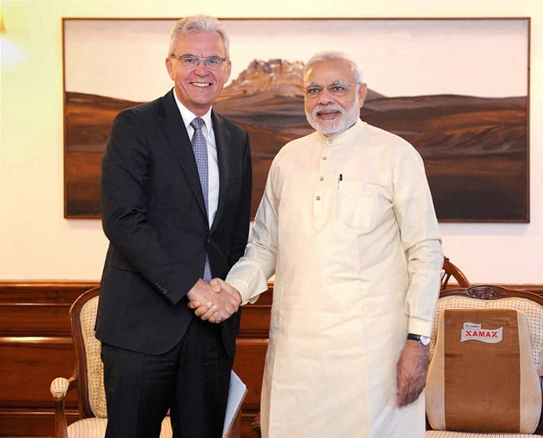 Prime Minister Narendra Modi with CEO, Airbus Defence and Space, Bernhard Gerwert at a meeting in New Delhi.