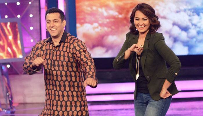 Check out: Sonakshi Sinha with &#039;bhaijaan&#039; Salman Khan