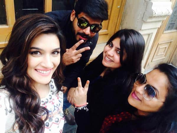 My team.. Without you guys it wouldnt hav been possible!! Love you all!! Twitter@kritisanon