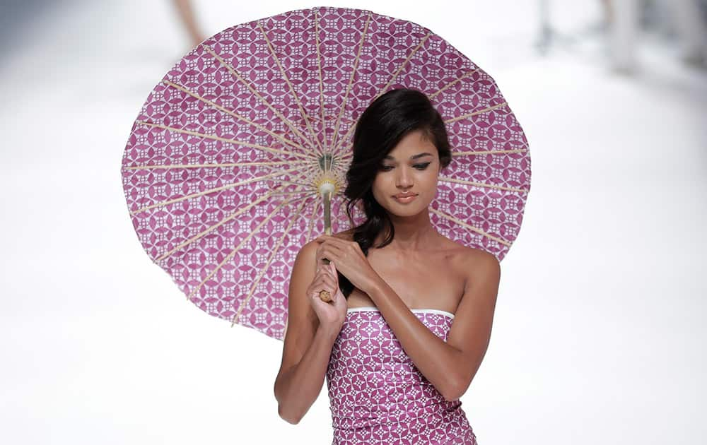 A model wears a creation from 'Bcn Brand' during the 080 Barcelona fashion show in Barcelona, Spain.