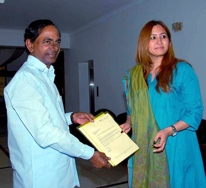 Shuttler Jwala Gutta with Telangana Chief Minister K Chandrashekar Rao during a meeting in Hyderabad.