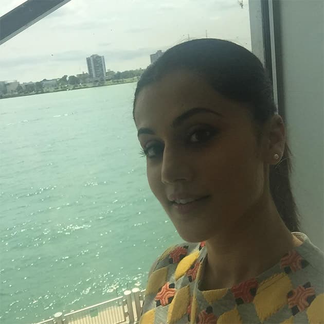 That's a selfie with Canada! #LivingOnTheEdge Twitter@taapsee