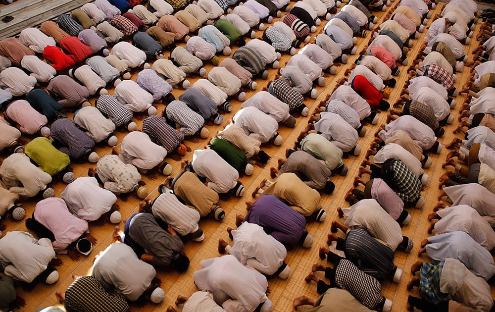 Muslims offer prayers during Ramadan at the Vasi Ullah mosque in Allahabad.