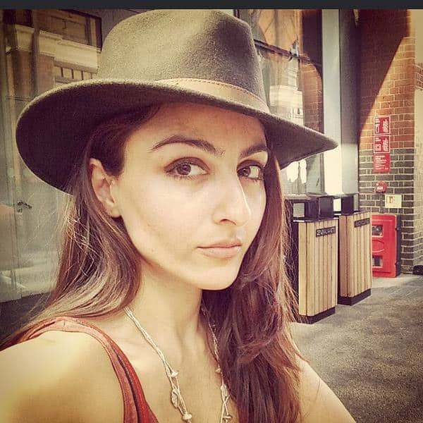 Spitalfields Market - the most amazing Caribbean food! And hats! Twitter‏@sakpataudi