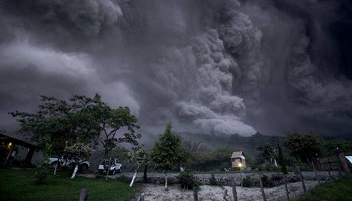 Hundreds evacuate as Mexico`s `Volcano of Fire` erupts