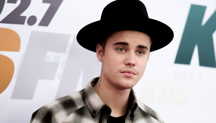 Justin Bieber apologises for nude photograph