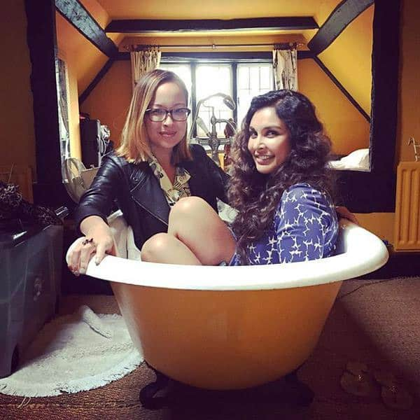 What I do I do on my last day in #London ? Take a train to visit my darling @lisaraniray o… http://ift.tt/1I1HdNJ  Twitter@Lisaraniray