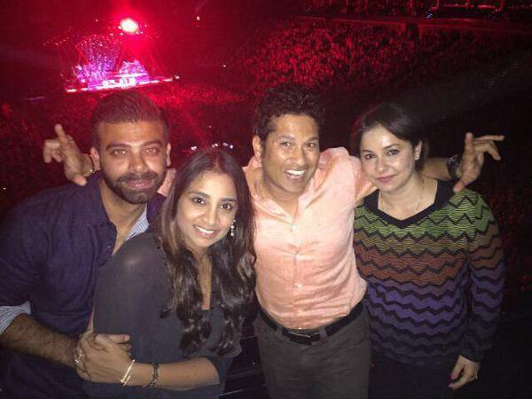 Friends are forever - with @Amit_Bhatia99 and Vanisha, enjoyed the @NeilDiamond  show! Twitter@sachin_rt