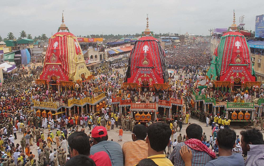 Devotees during Nabakalebara Rathyatra in Puri.