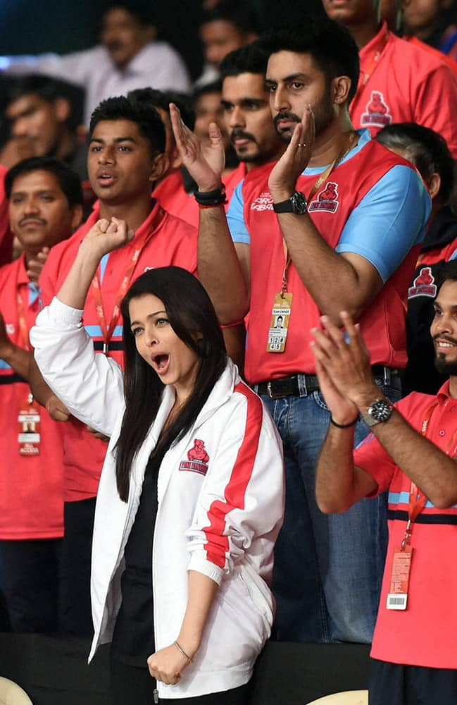 Jaipur Pink Panther owner Abhishek Bachchan and wife Aishwarya Rai Bachchan during a Pro kabaddi League match between Jaipur Pink Panther and U Mumbai in Mumbai.