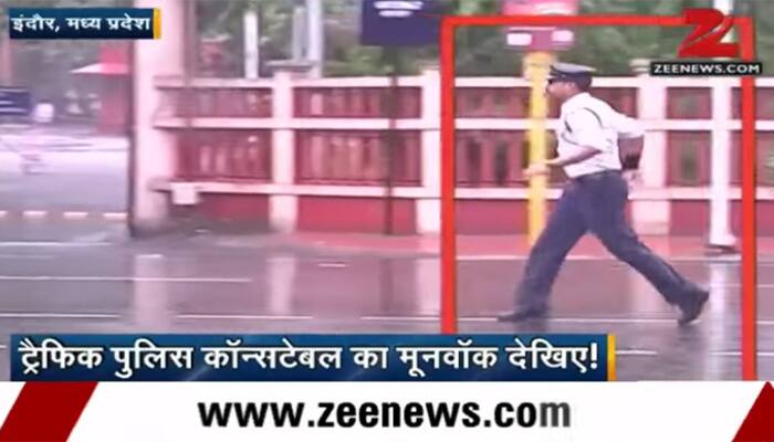 Watch: Indore cop manages traffic &#039;moonwalk&#039; style