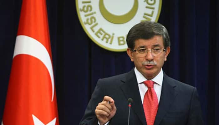 Turkey PM Ahmet Davutoglu says suspect identified over suicide bombing