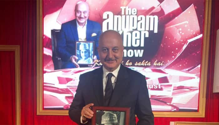 Anupam Kher wants to interview wife Kirron on his show